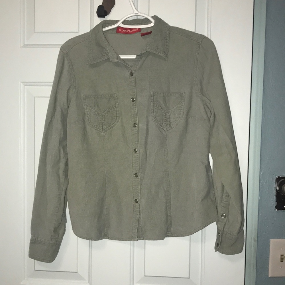 Gloria Vanderbilt corduroy long sleeve green shirt size small. Snaps up front.